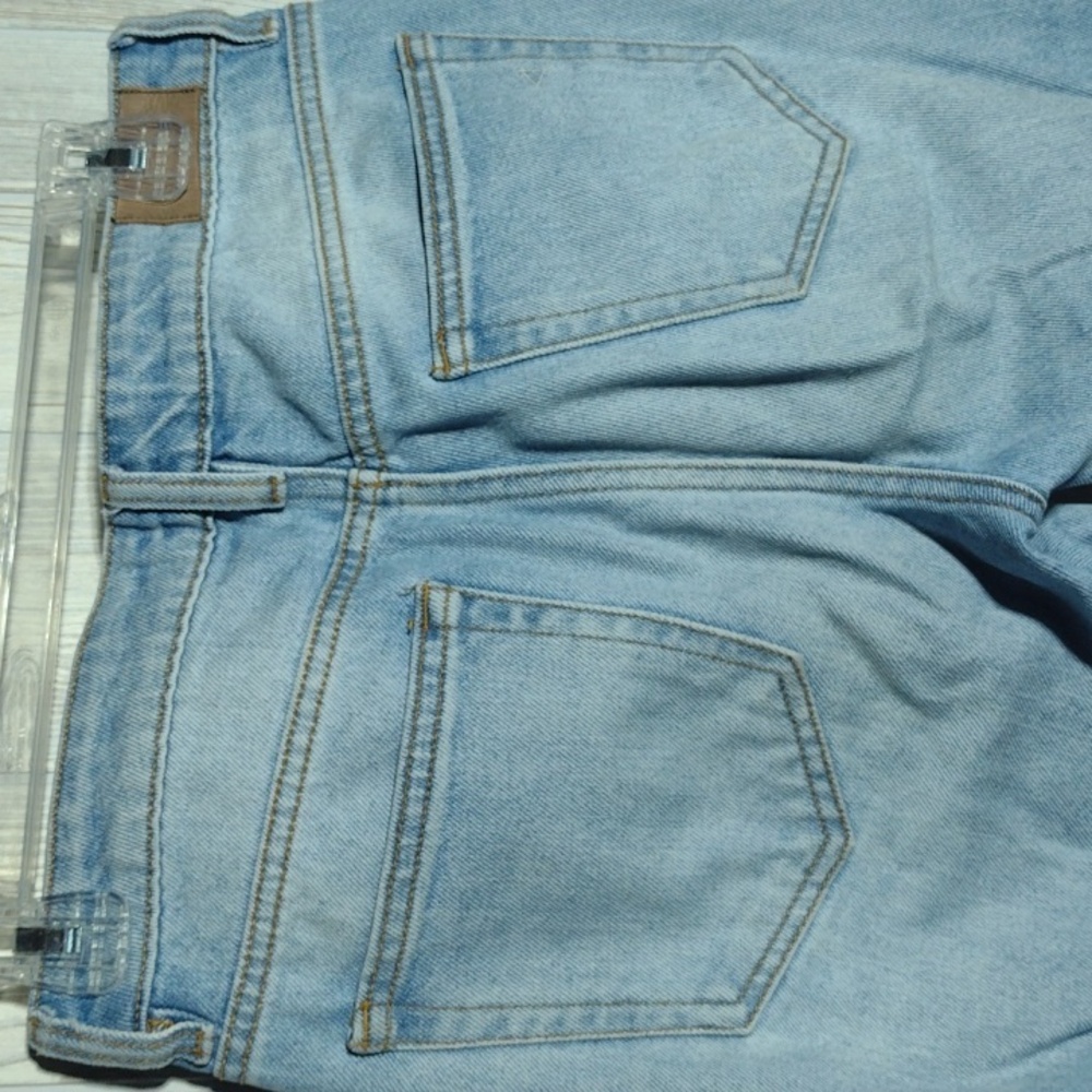 Destroyed High Rise Cropped Jeans - Picture 9 of 16